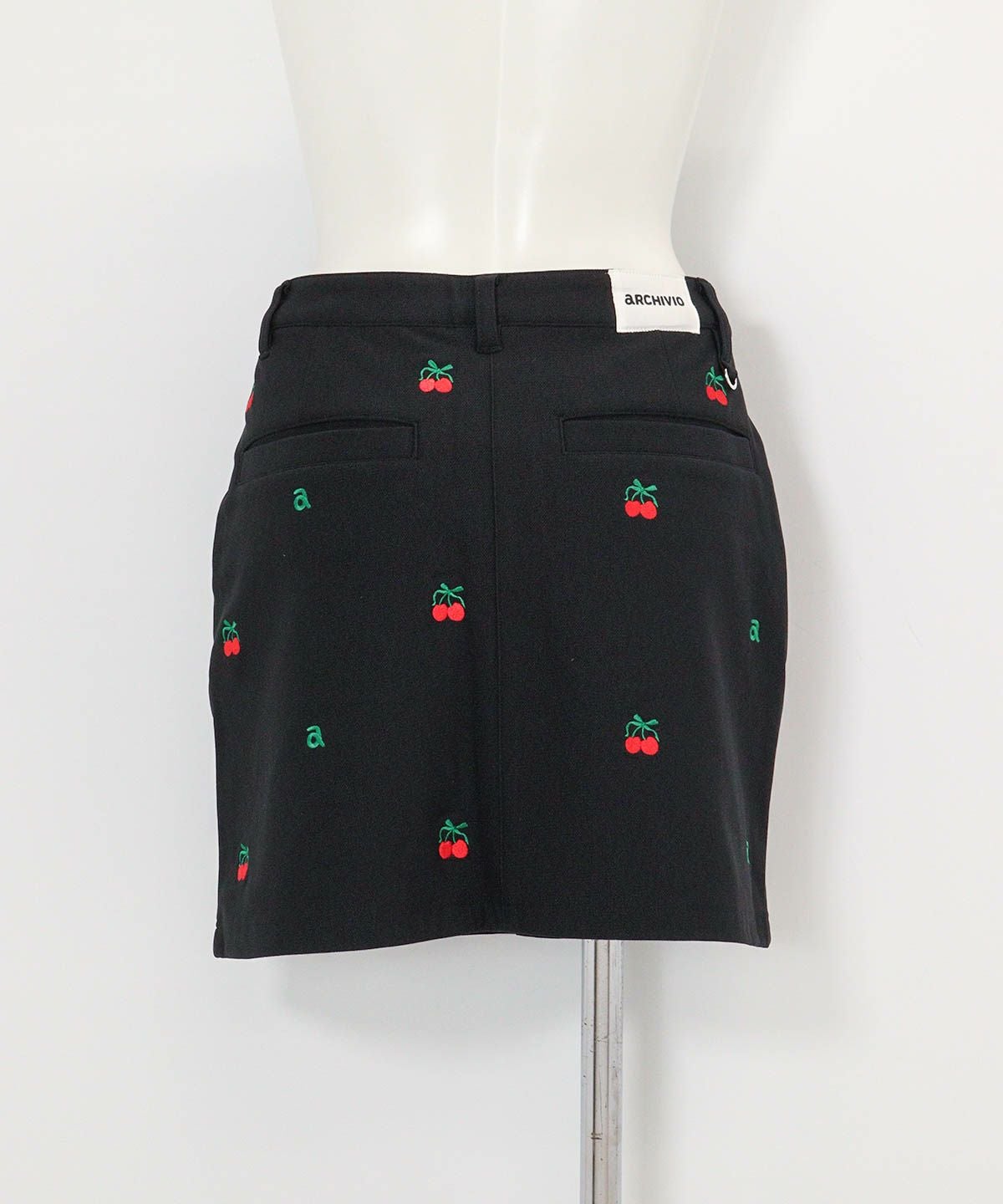 チェリー刺繍スカート(ブラック)後ろ