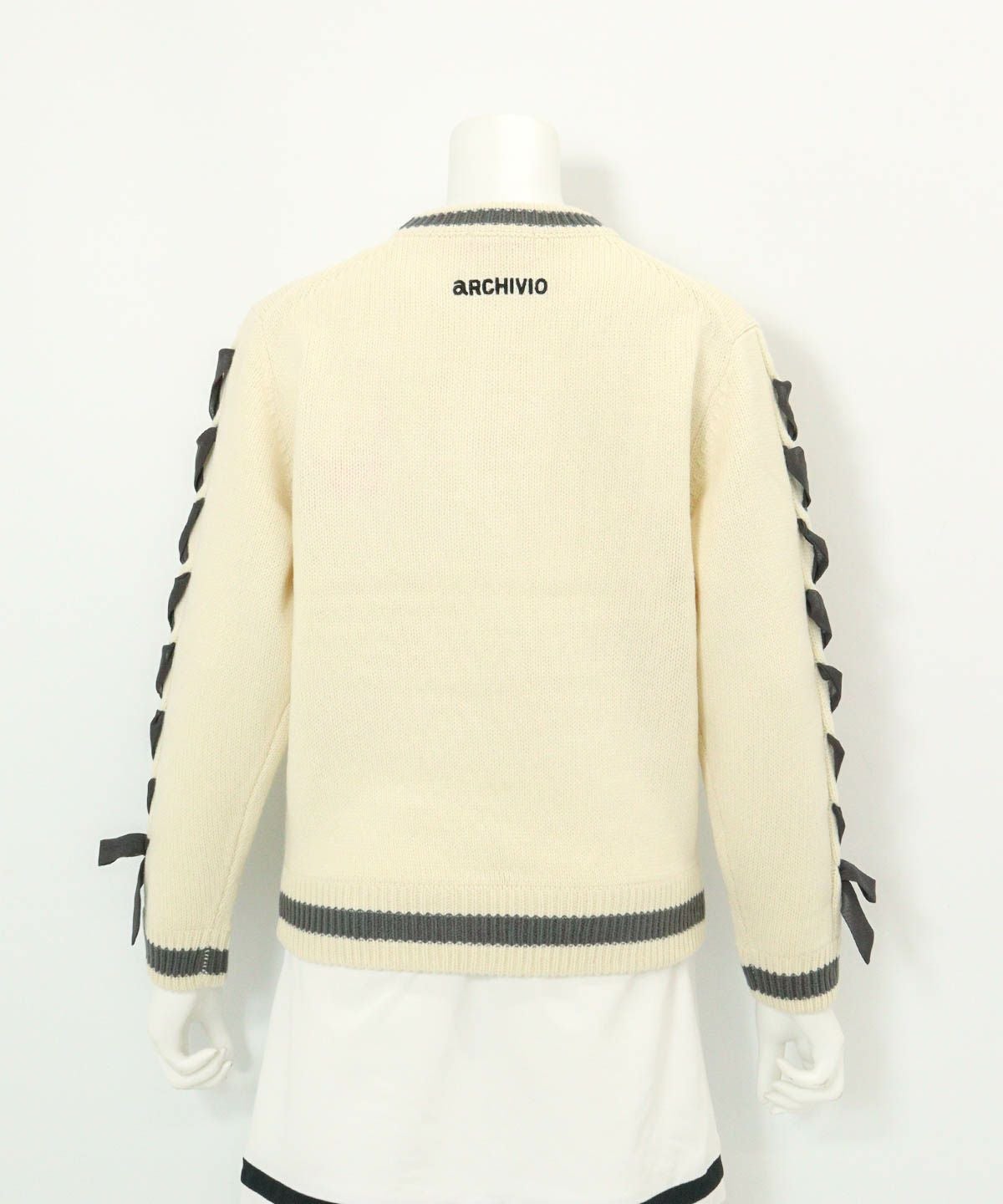 ブレードリボン袖ニット(ホワイト)後ろ