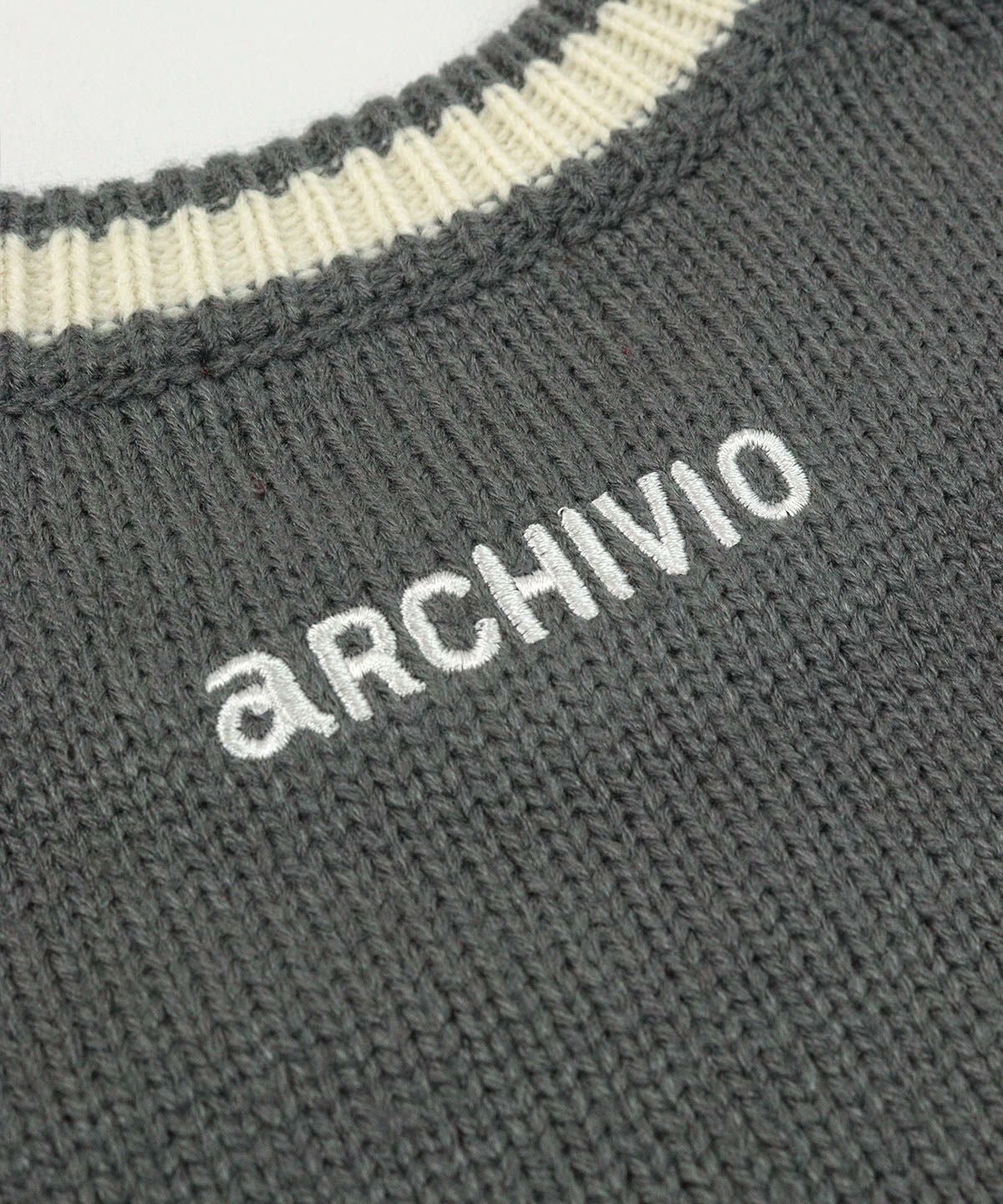 背中側ロゴ(グレー)