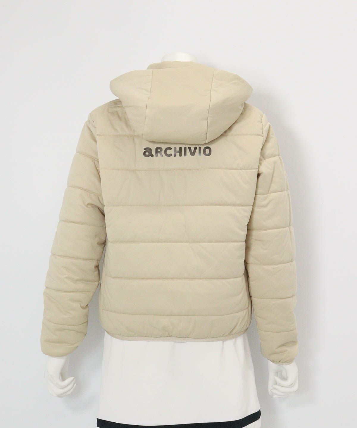 防風保温中綿ジップブルゾン(ベージュ)後ろ