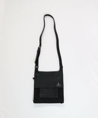 レザー切替ショルダーバッグ(ブラック)前