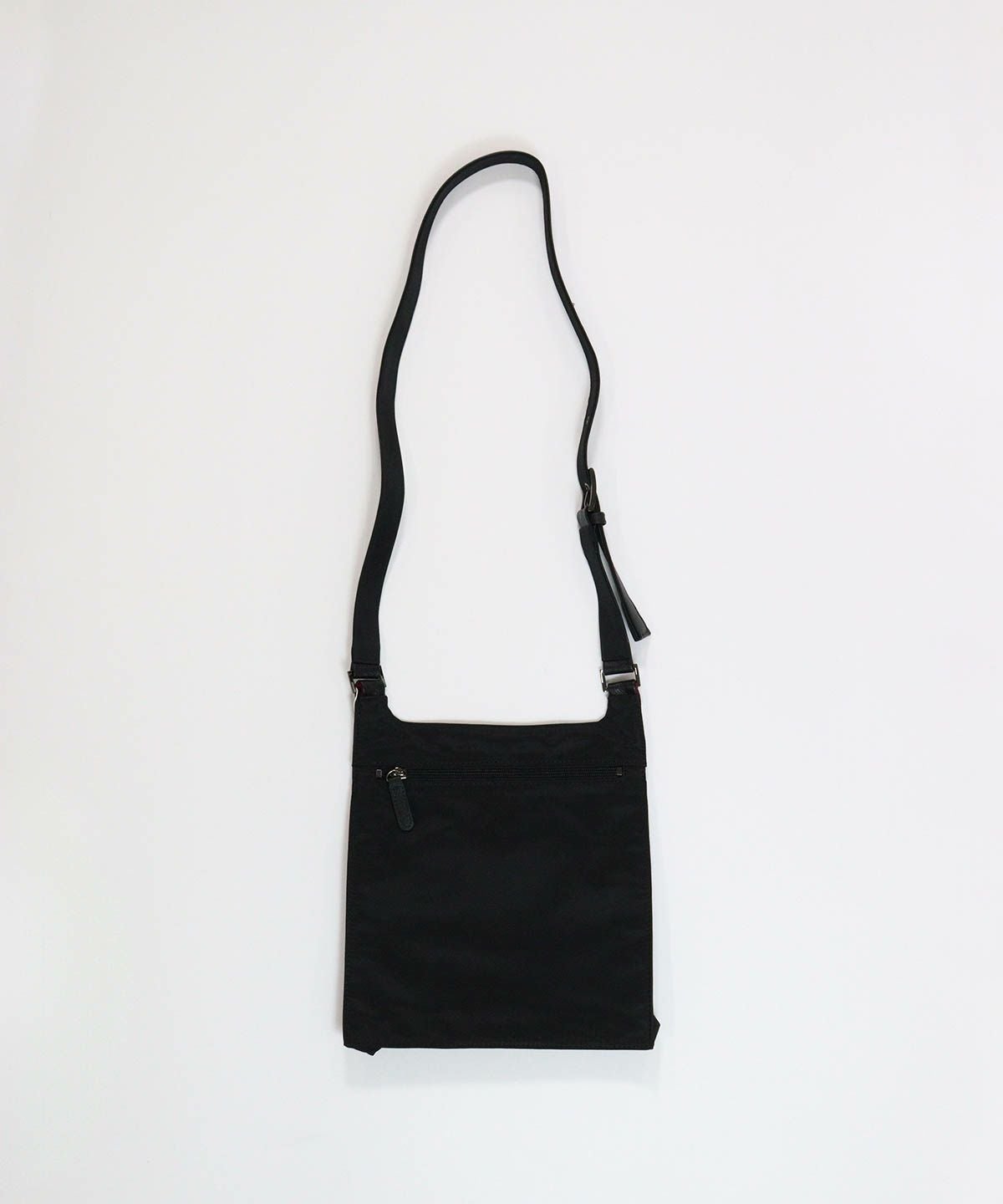 レザー切替ショルダーバッグ(ブラック)後ろ