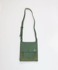レザー切替ショルダーバッグ(カーキ)前