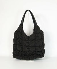 ギャザーキルティングハンドバッグ後（ブラック）