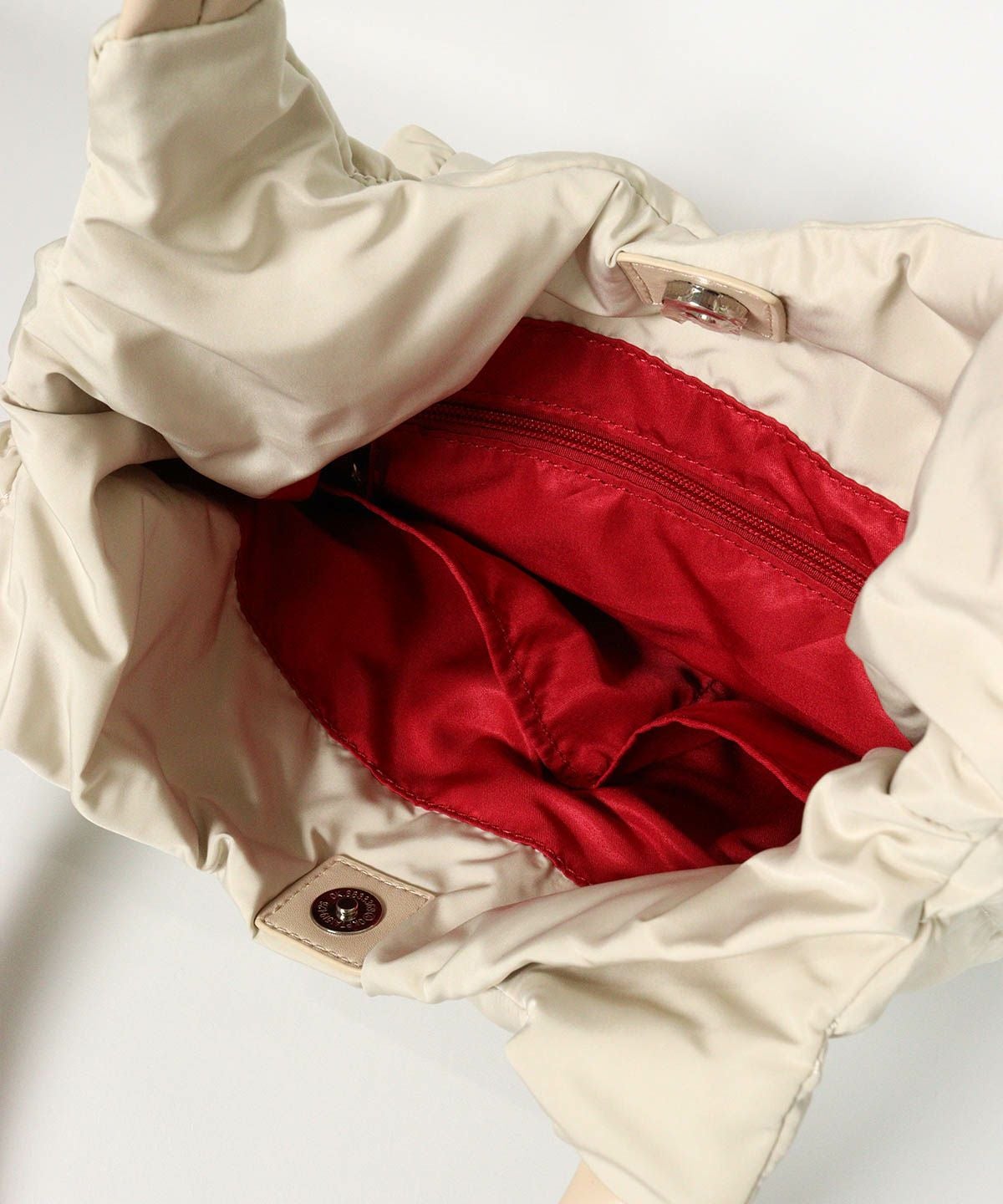 内側部分（ベージュ）