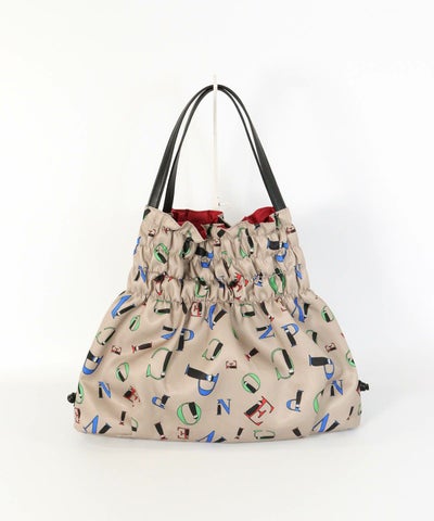 スカーフ柄風トートバッグ(ベージュ)前