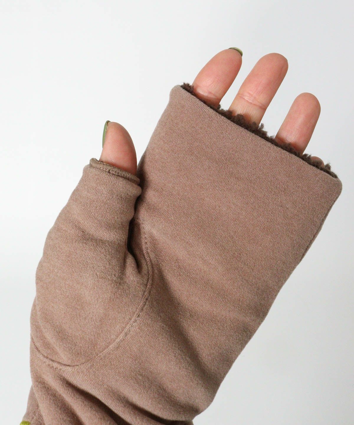 モデル着用画像（キャメル）