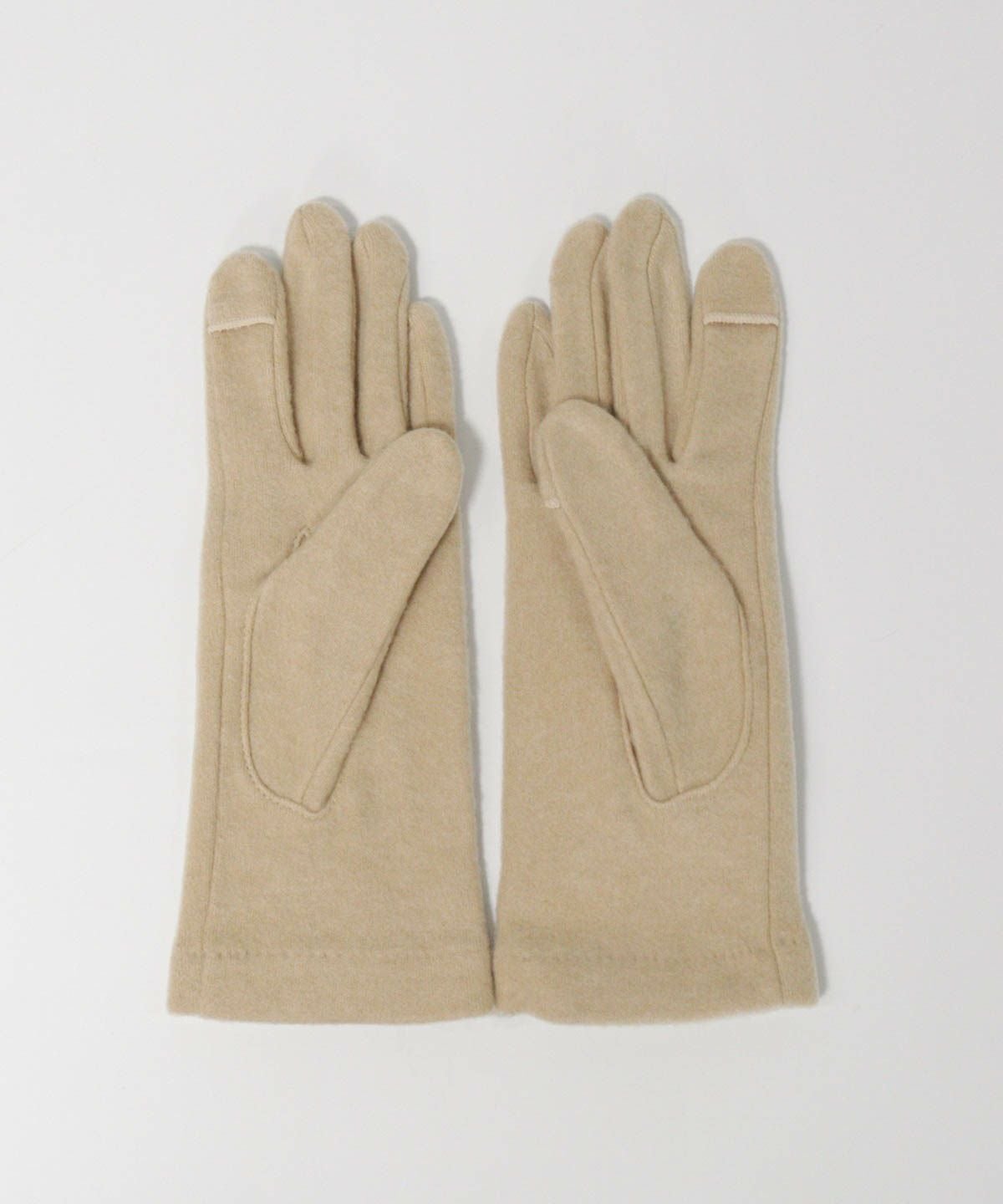 ネコ刺繍手袋後内側（ベージュ）