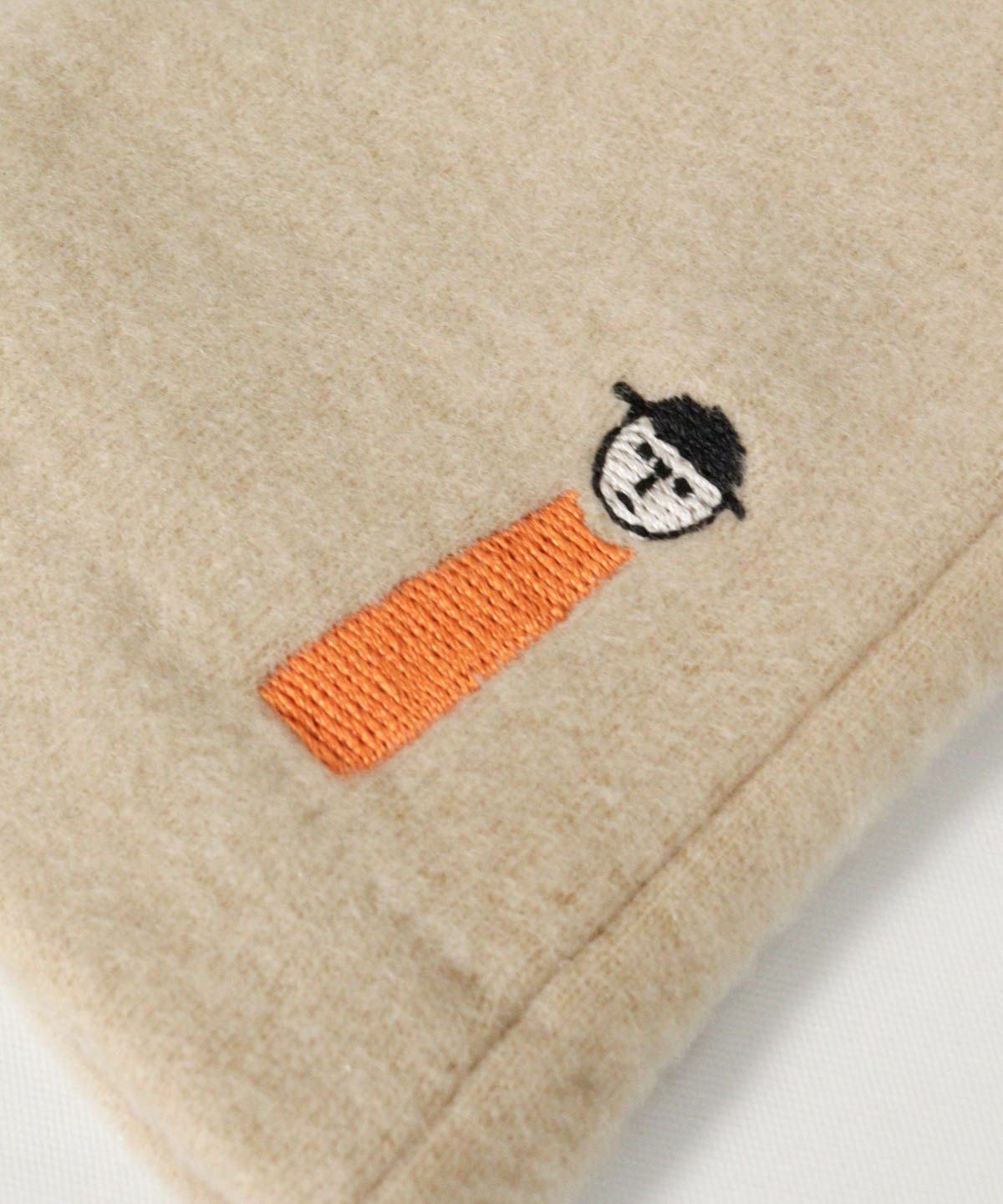 デザイン部分（ベージュ）