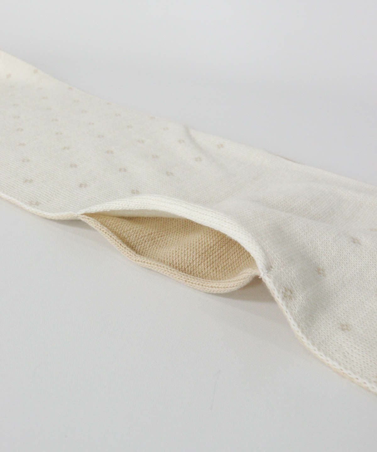 通し口部分（ベージュ）