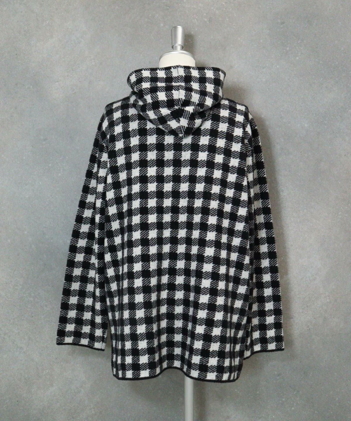 千鳥柄フード付ニットコート後（ブラック）