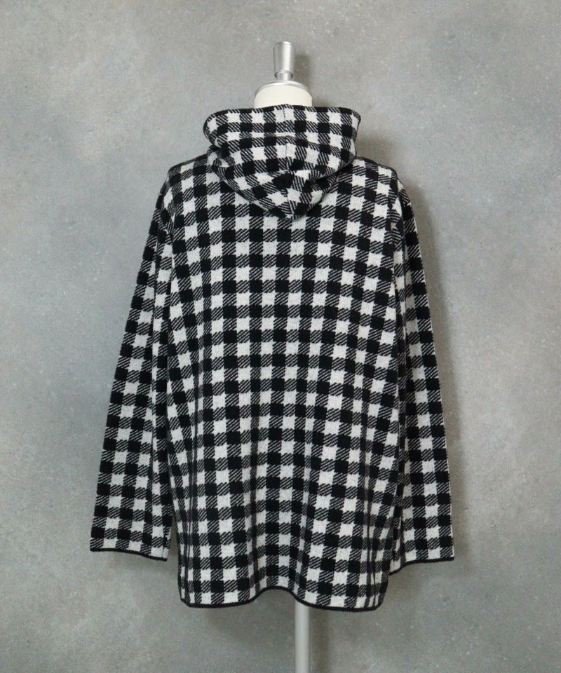 千鳥柄フード付ニットコート後（ブラック）