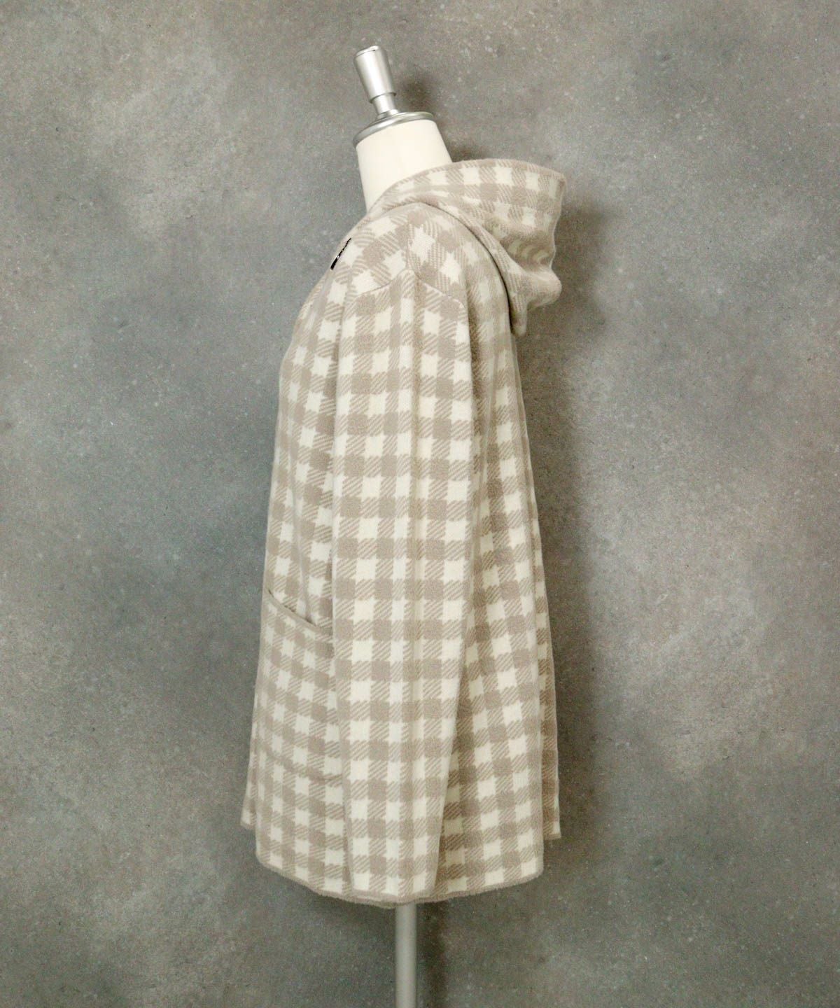 千鳥柄フード付ニットコート横（ライトグレー）