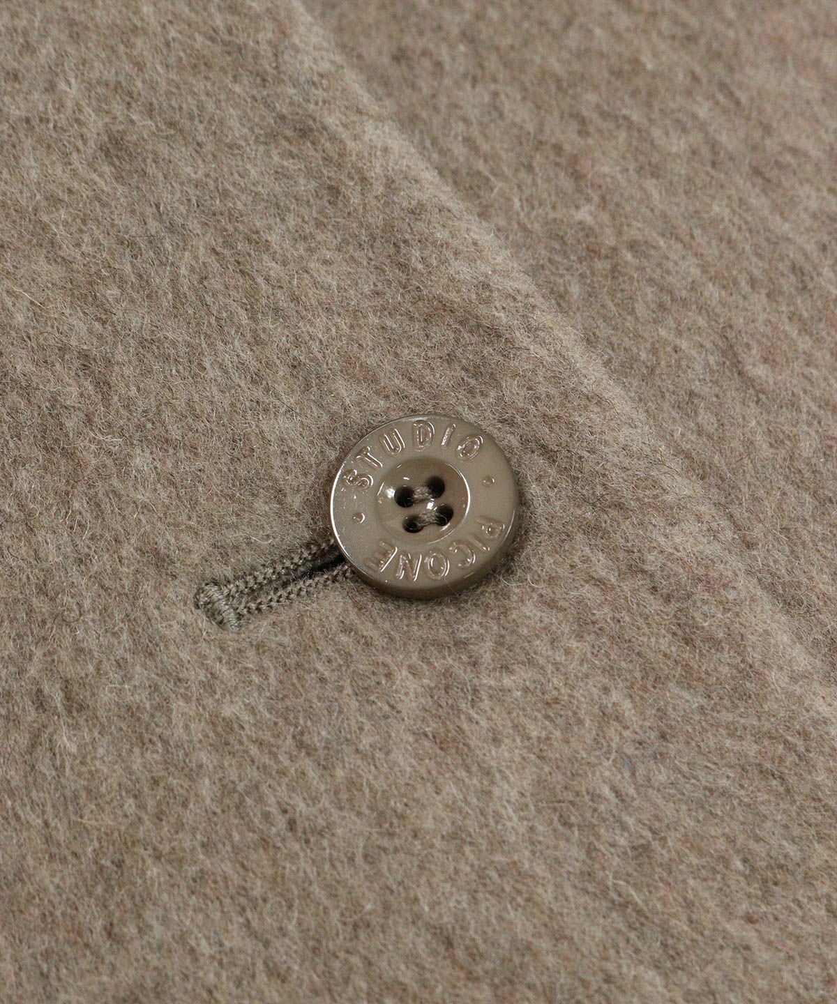 ボタン部分（ブラウン）