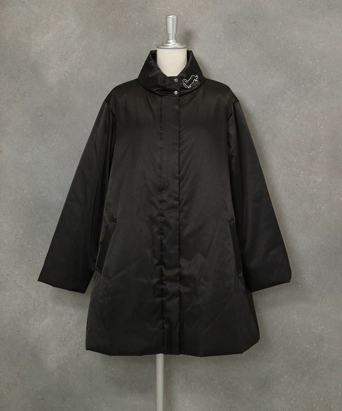 DOGモチーフ撥水中綿コート（ブラック）