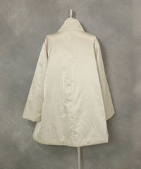 DOGモチーフ撥水中綿コート後（ベージュ）