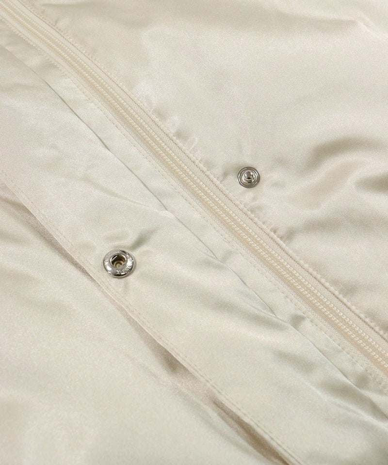 ボタン部分（ベージュ）