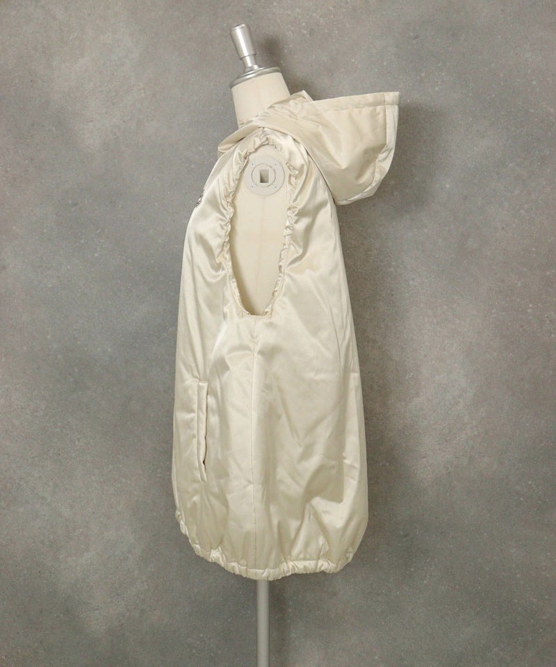 フード付き撥水中綿ベスト横（ベージュ）