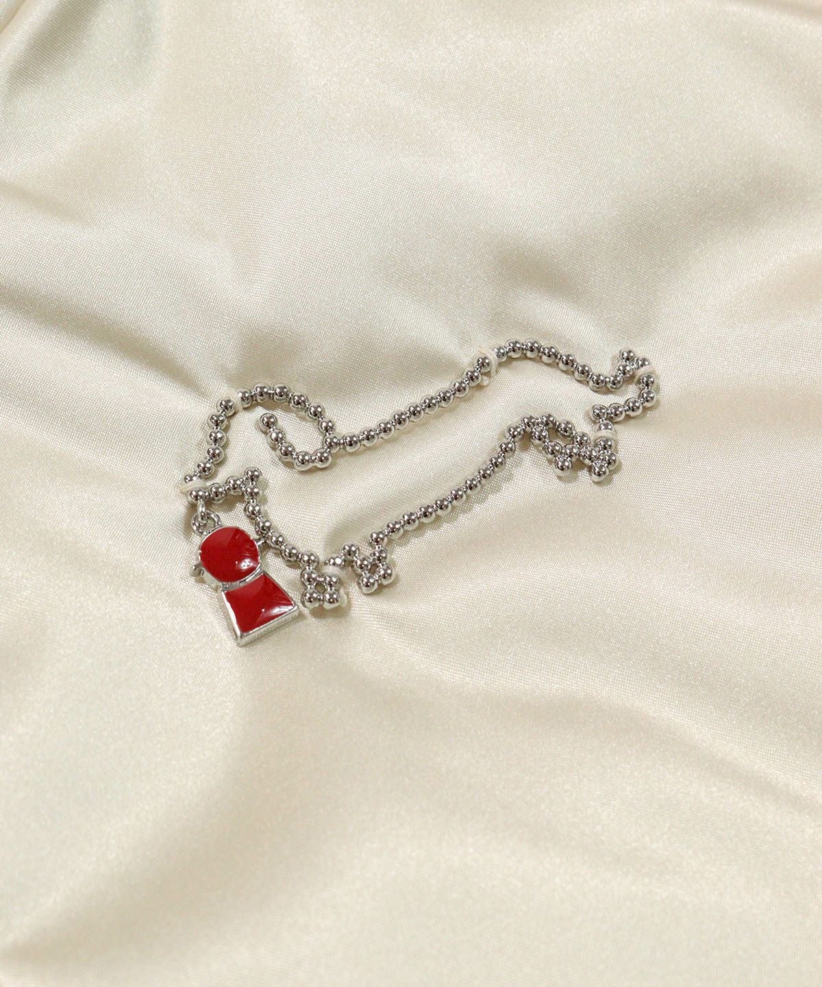 デザイン部分（ベージュ）