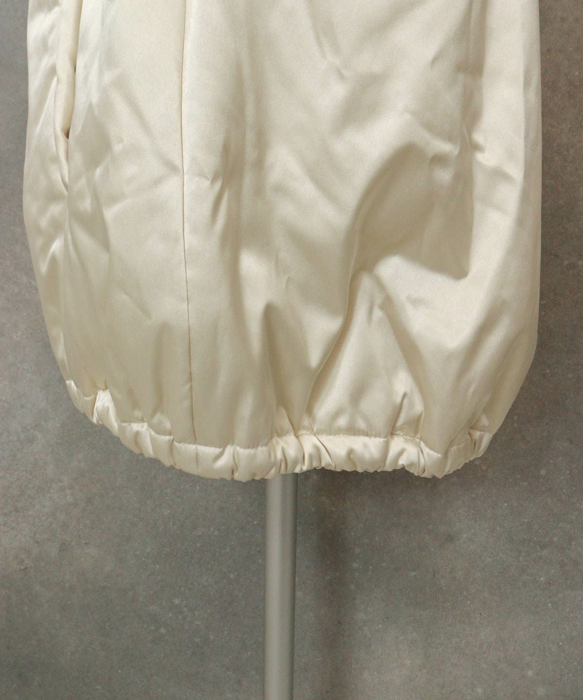 袖口部分（ベージュ）