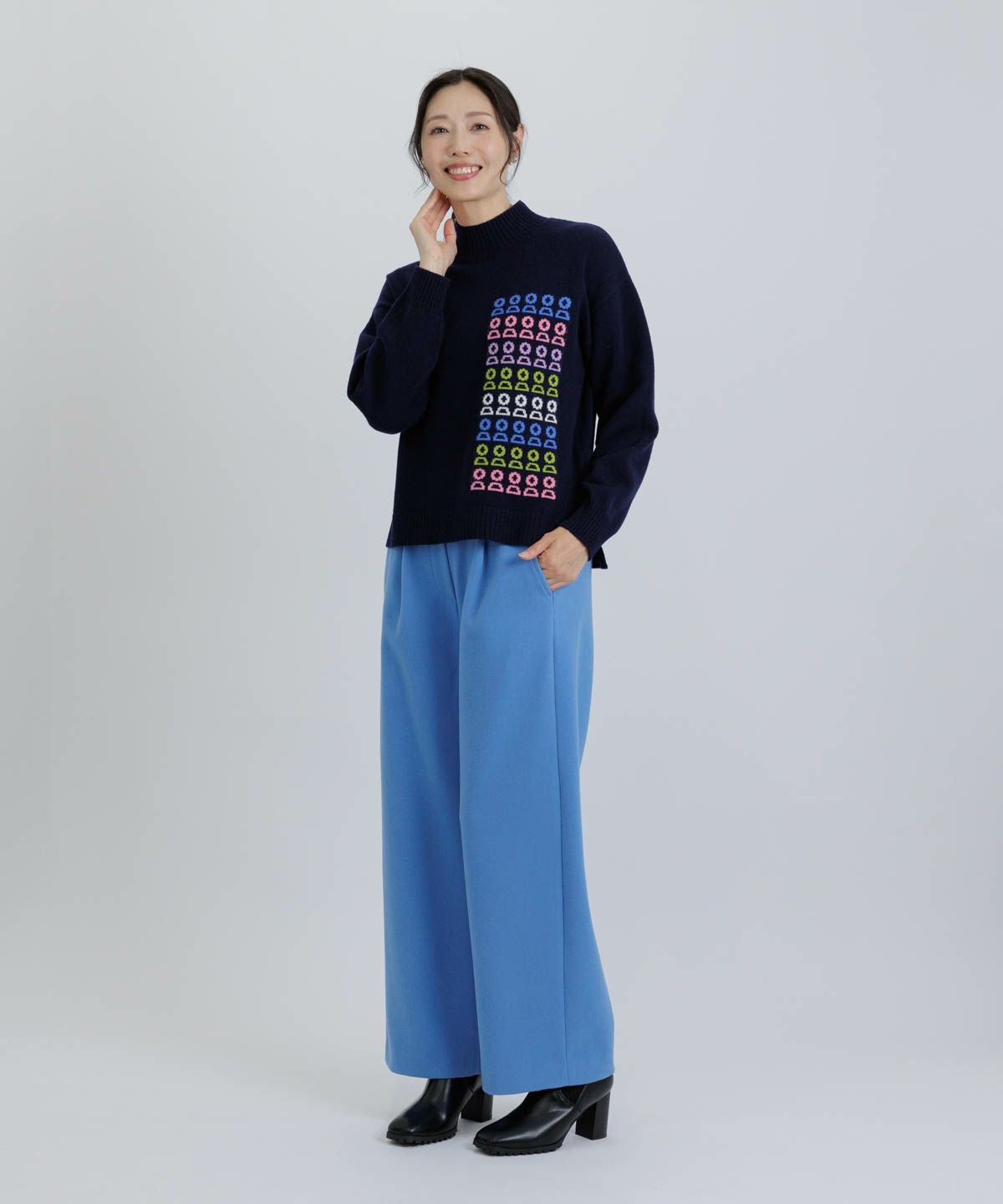 モデル着用画像（ネイビー）