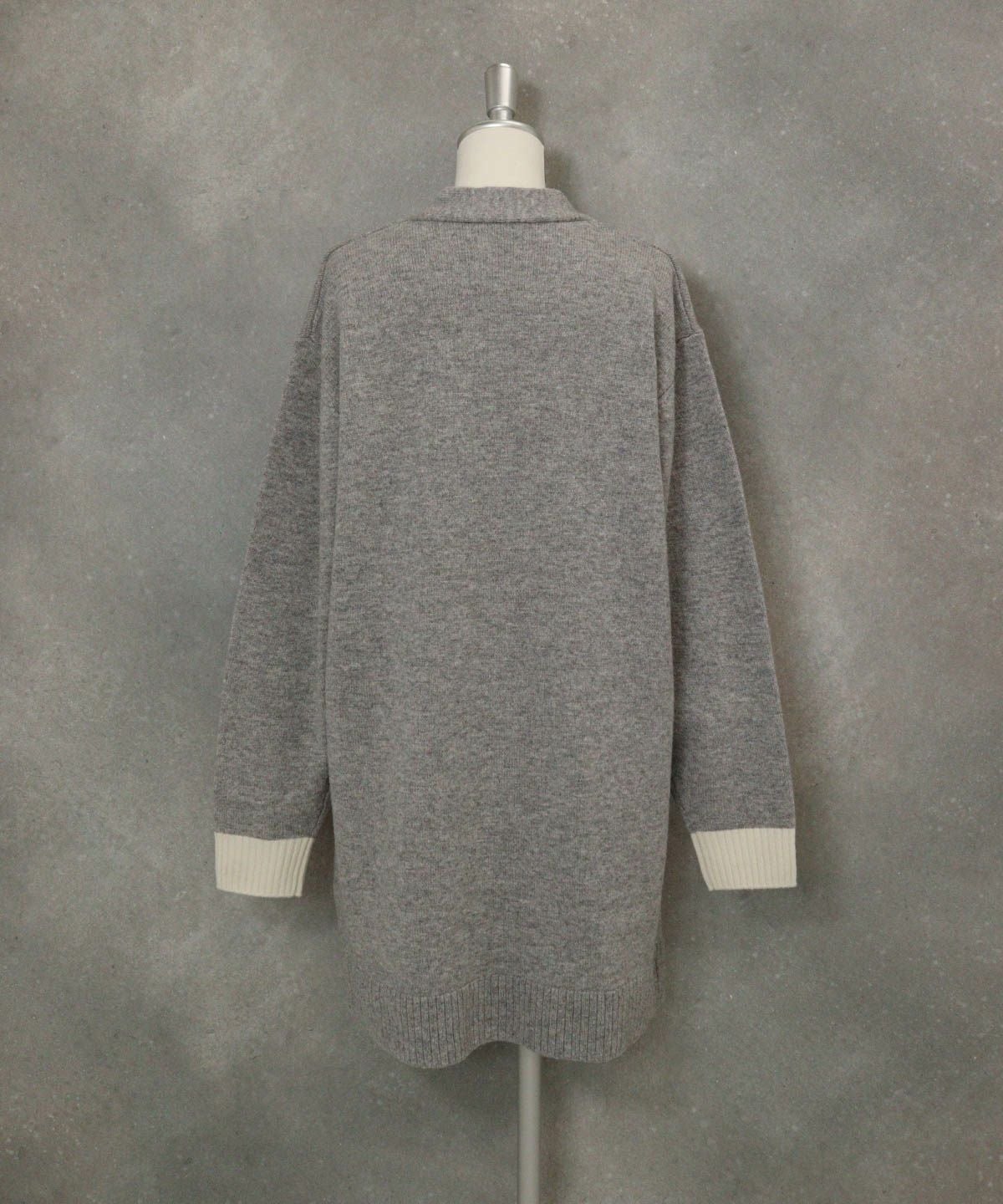ウール100％チュニック丈カーディガン後（ライトグレー）