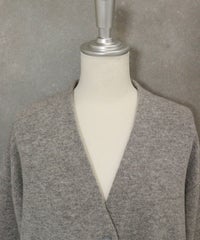 首元部分（ライトグレー）