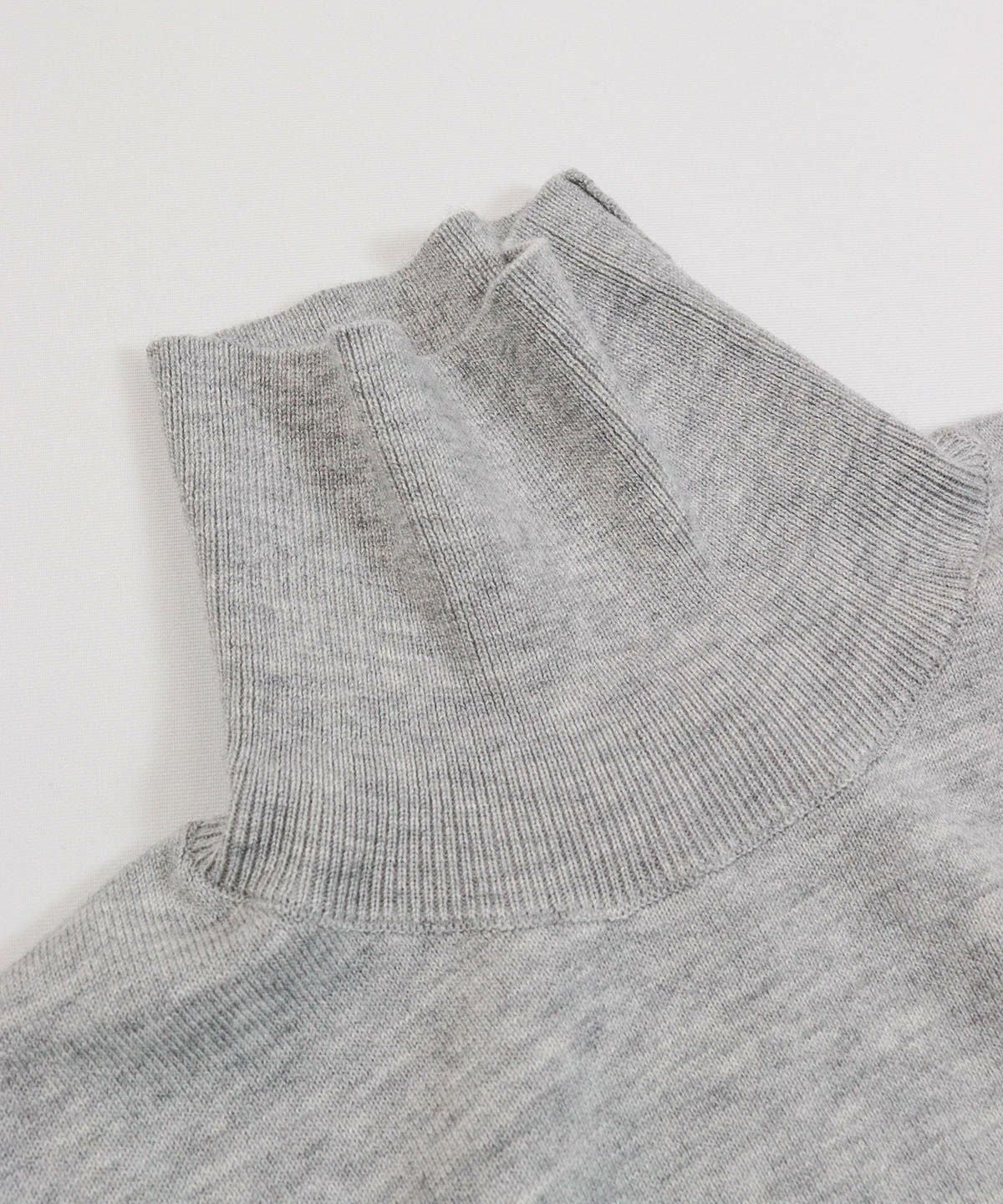 首元(ライトグレー)