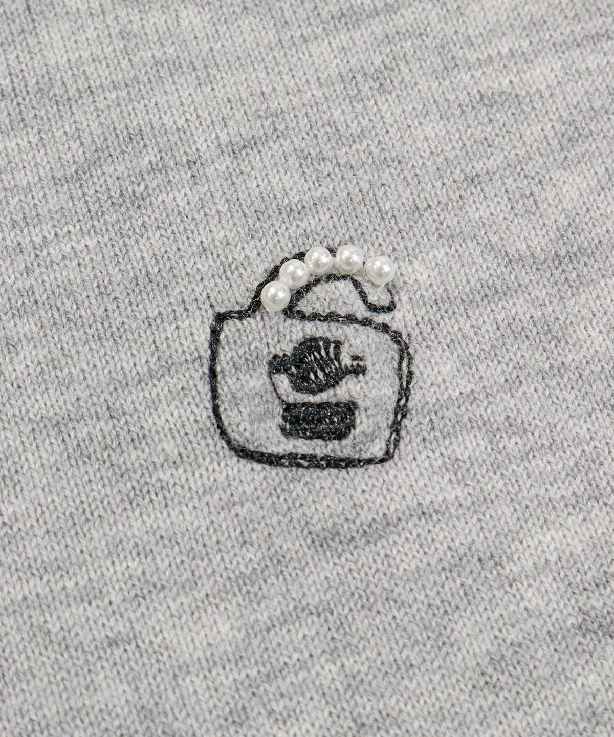 モチーフ刺繍アップ(ライトグレー)
