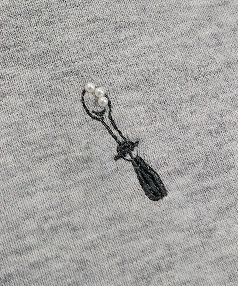 モチーフ刺繍アップ(ライトグレー)