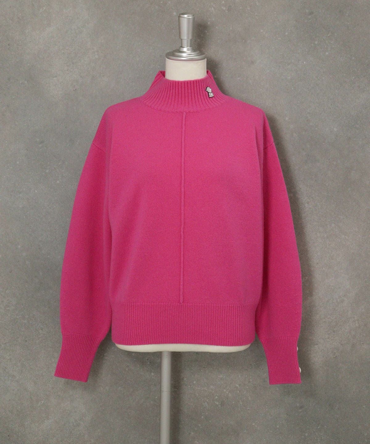 ウール100％袖ボタンニット(ピンク)前