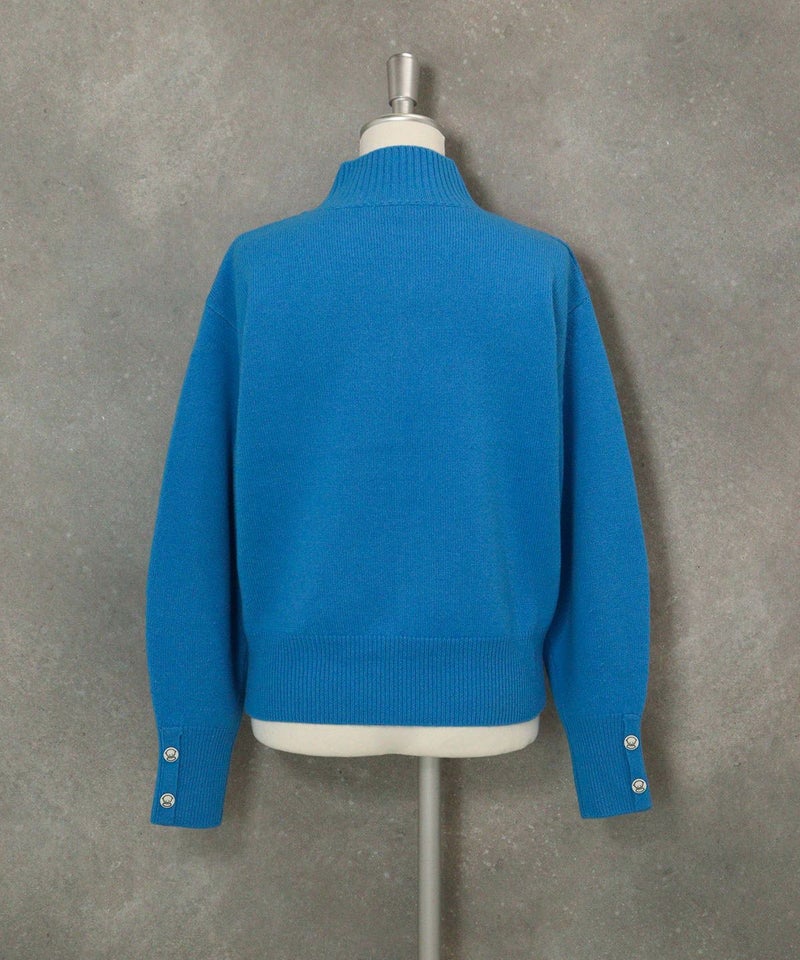 ウール100％袖ボタンニット(ライトブルー)後ろ