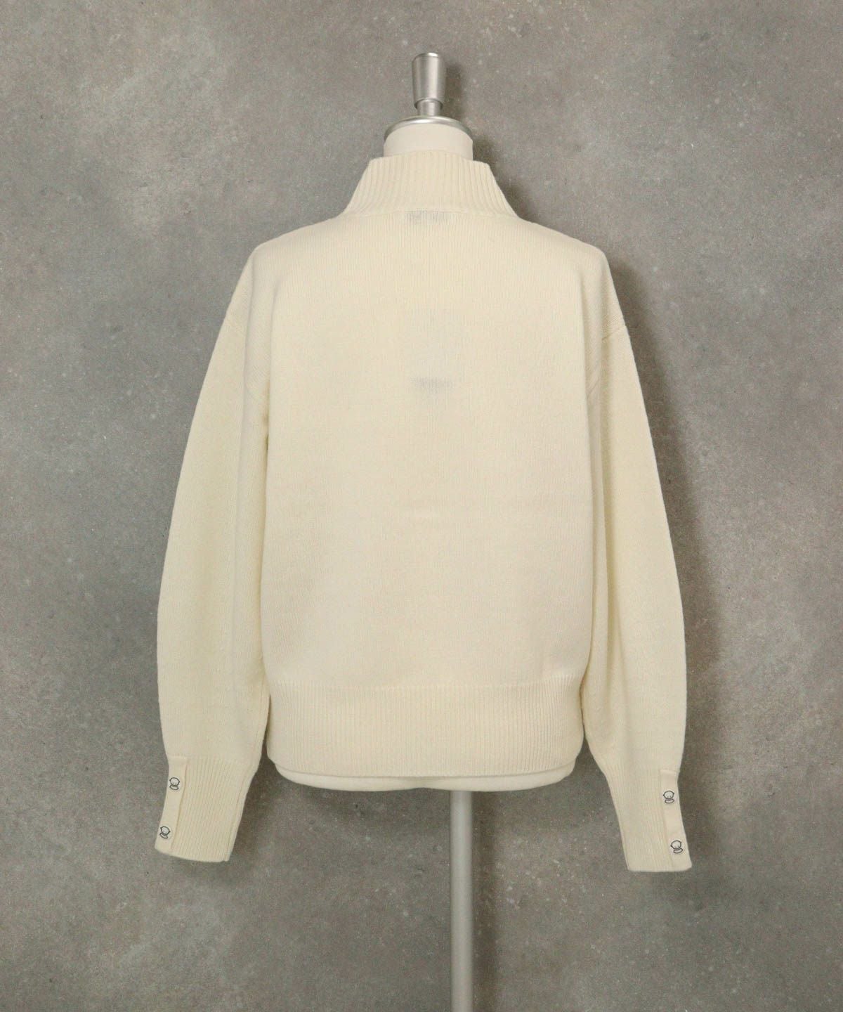 1/15まで【新品】DENSE WHITE WOOLアゼボーダーボタン付ニット URBAN RESEARCH DOORS（アーバンリサーチドアーズ） ニット セーター