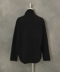 ウール100％DOG刺繍ハイネックニット後（ブラック）