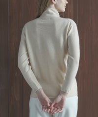 モデル着用画像（ベージュ）