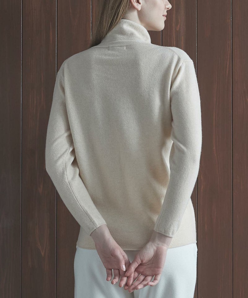 モデル着用画像（ベージュ）