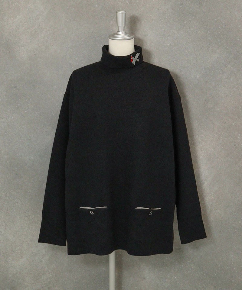 ラメ刺繍ワッペンハイネックニット（ブラック）