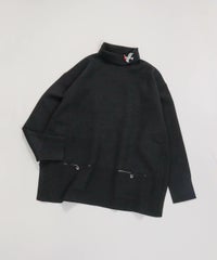 ラメ刺繍ワッペンハイネックニット（ブラック）