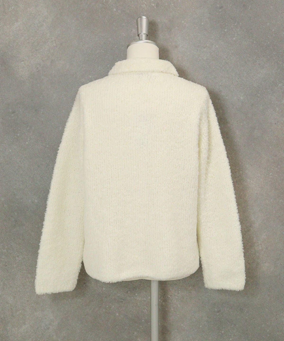  ブークレニットカーディガン後（ホワイト）