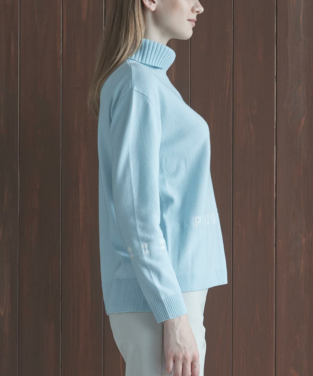 モデル着用画像（ライトブルー）