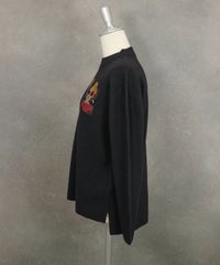 ウール100％ピクセル刺繍ニット横（ブラック）