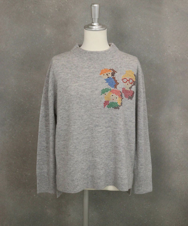 ウール100％ピクセル刺繍ニット（ライトグレー）