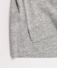 裾スリット部分（ライトグレー）