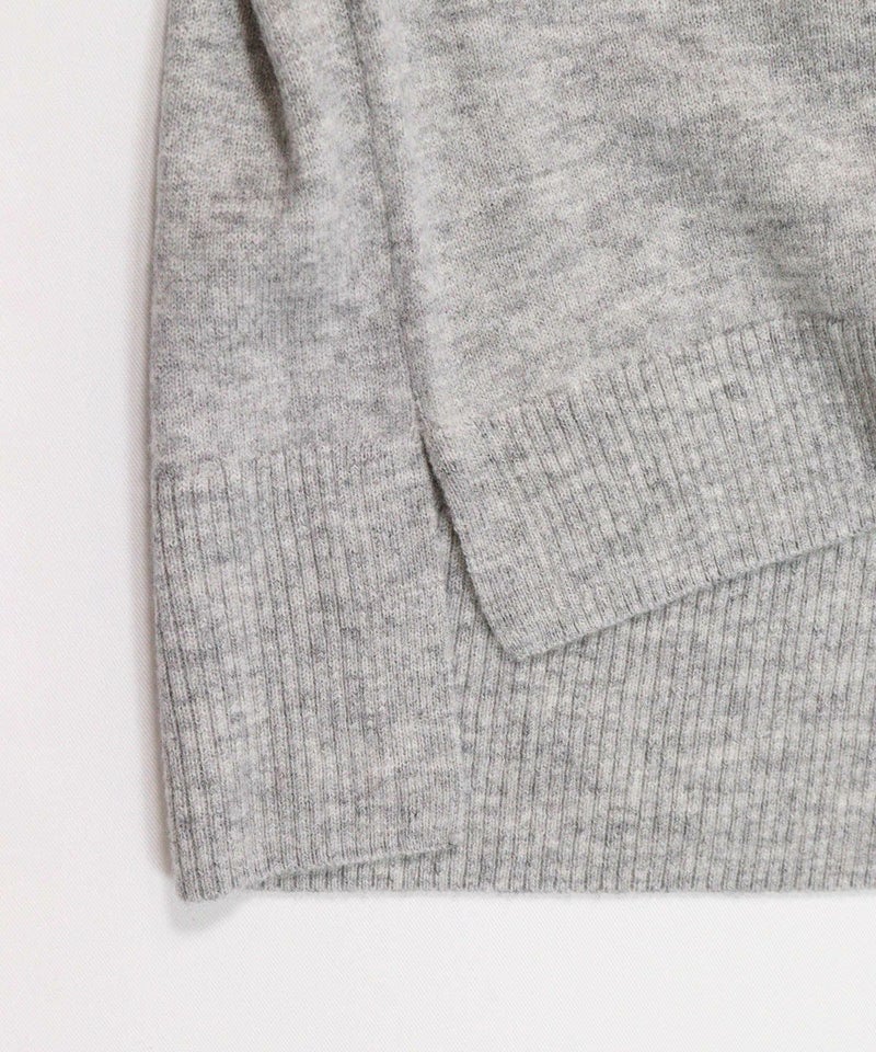 裾スリット部分（ライトグレー）