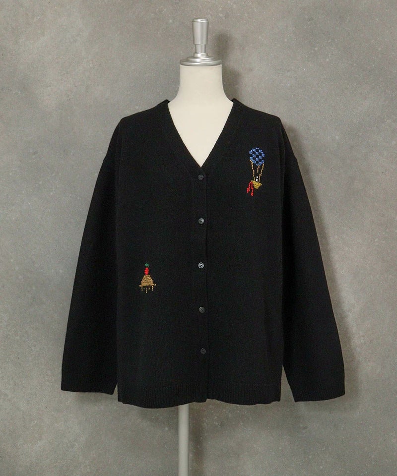 ウール100％ピクセル刺繍ニットカーディガン（ブラック）