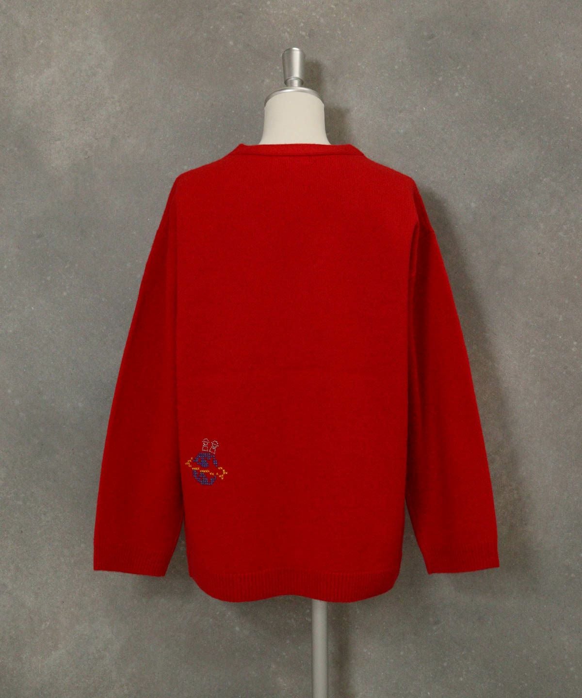 ウール100％ピクセル刺繍ニットカーディガン後（レッド）