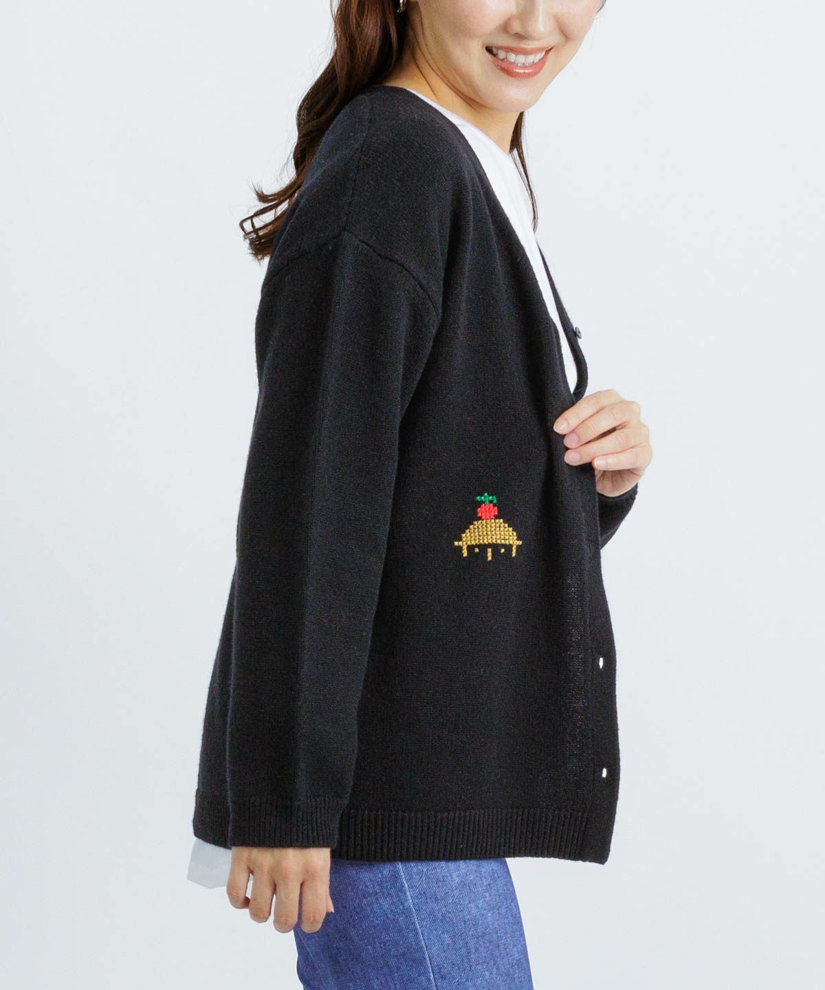 ウール100％ピクセル刺繍ニットカーディガン|スタジオピッコーネ