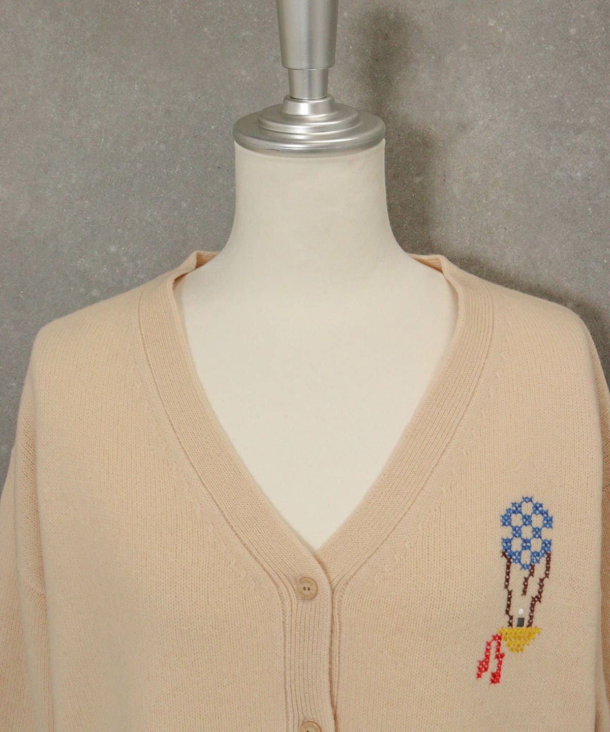 首元部分（ベ－ジュ）