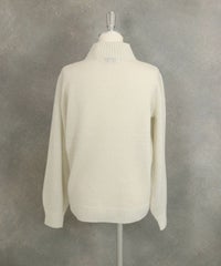  ウール混ポイントワッペンニット後（ホワイト）