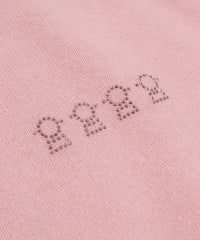 胸元デザイン部分（ピンク）